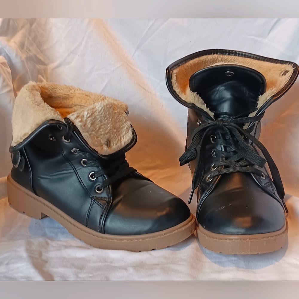 Olivia Miller Fall Boots Wo.ens Size 7. Black Riding Lower Calf Or Fold Over